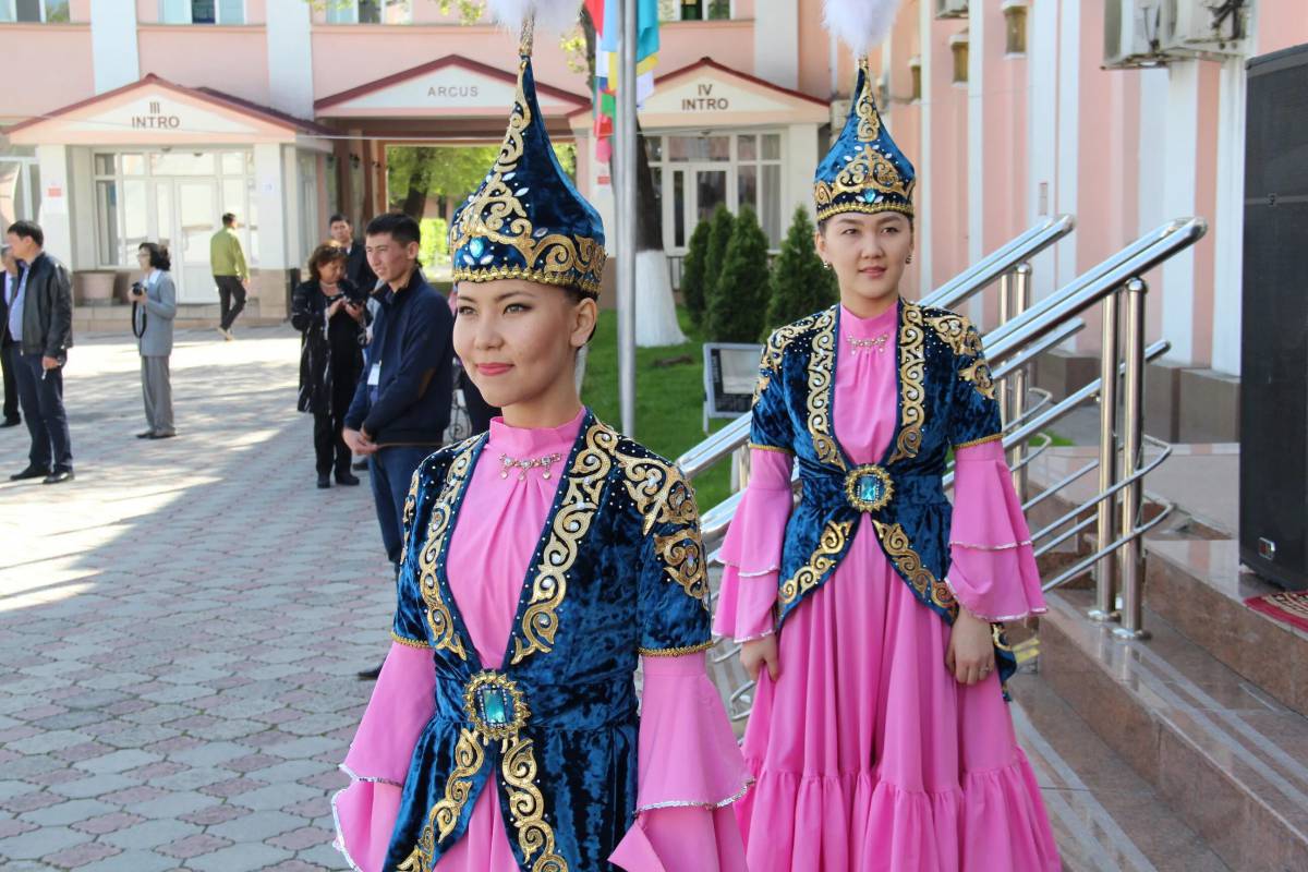Национальный костюм казахский #7