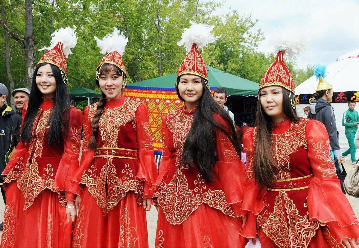 Национальный костюм казахский #27
