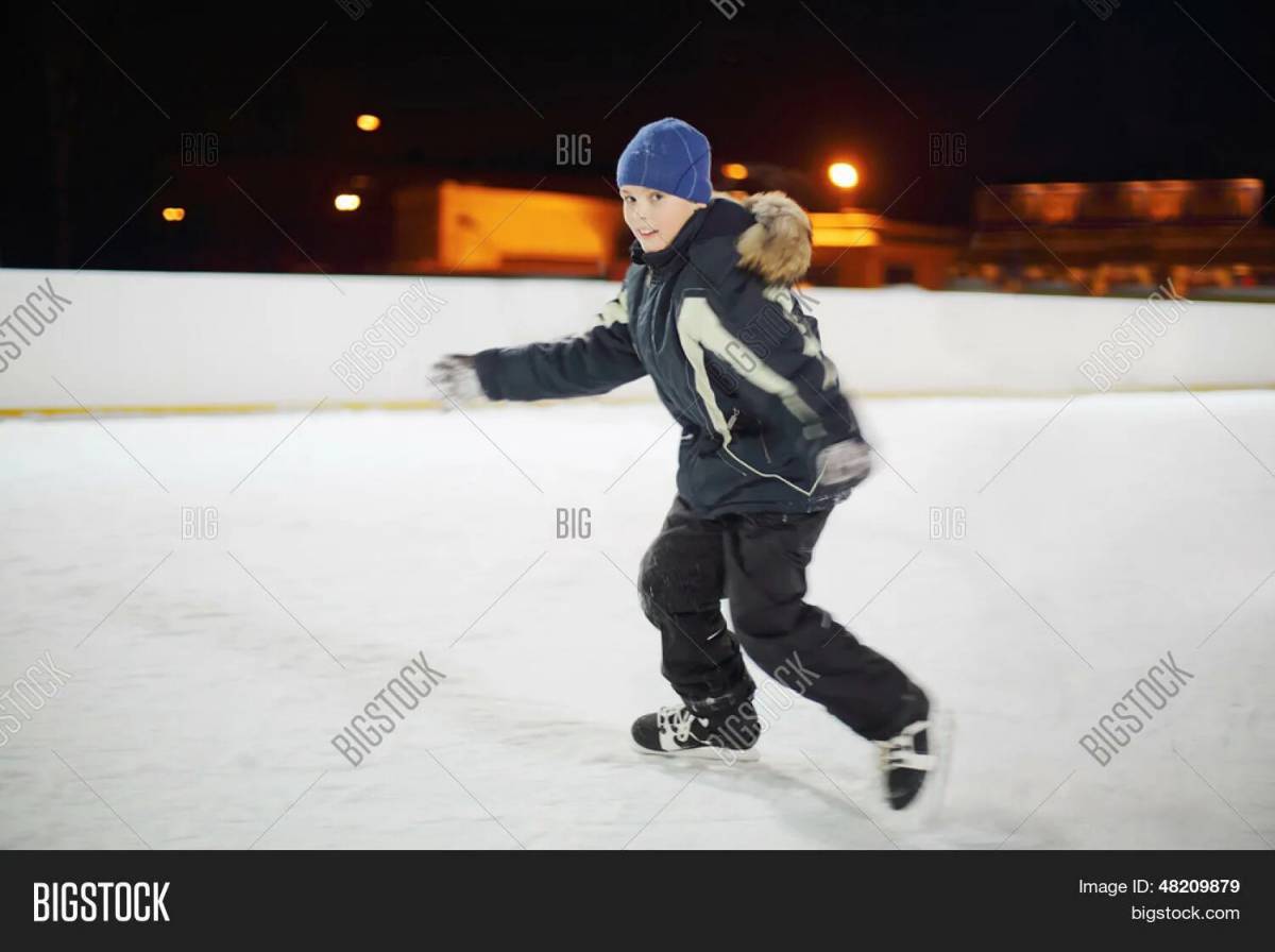 Мальчик на коньках #27