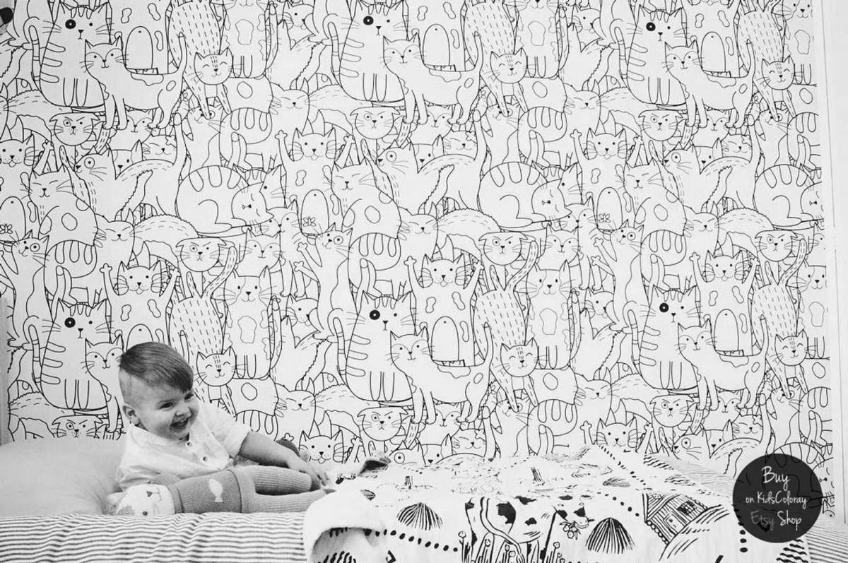Colorful wallpaper-coloring in the children's room