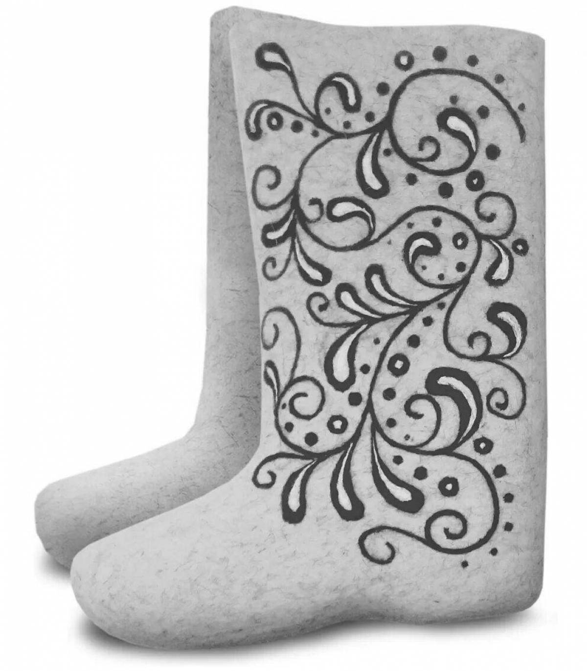 Exquisite patterned boots