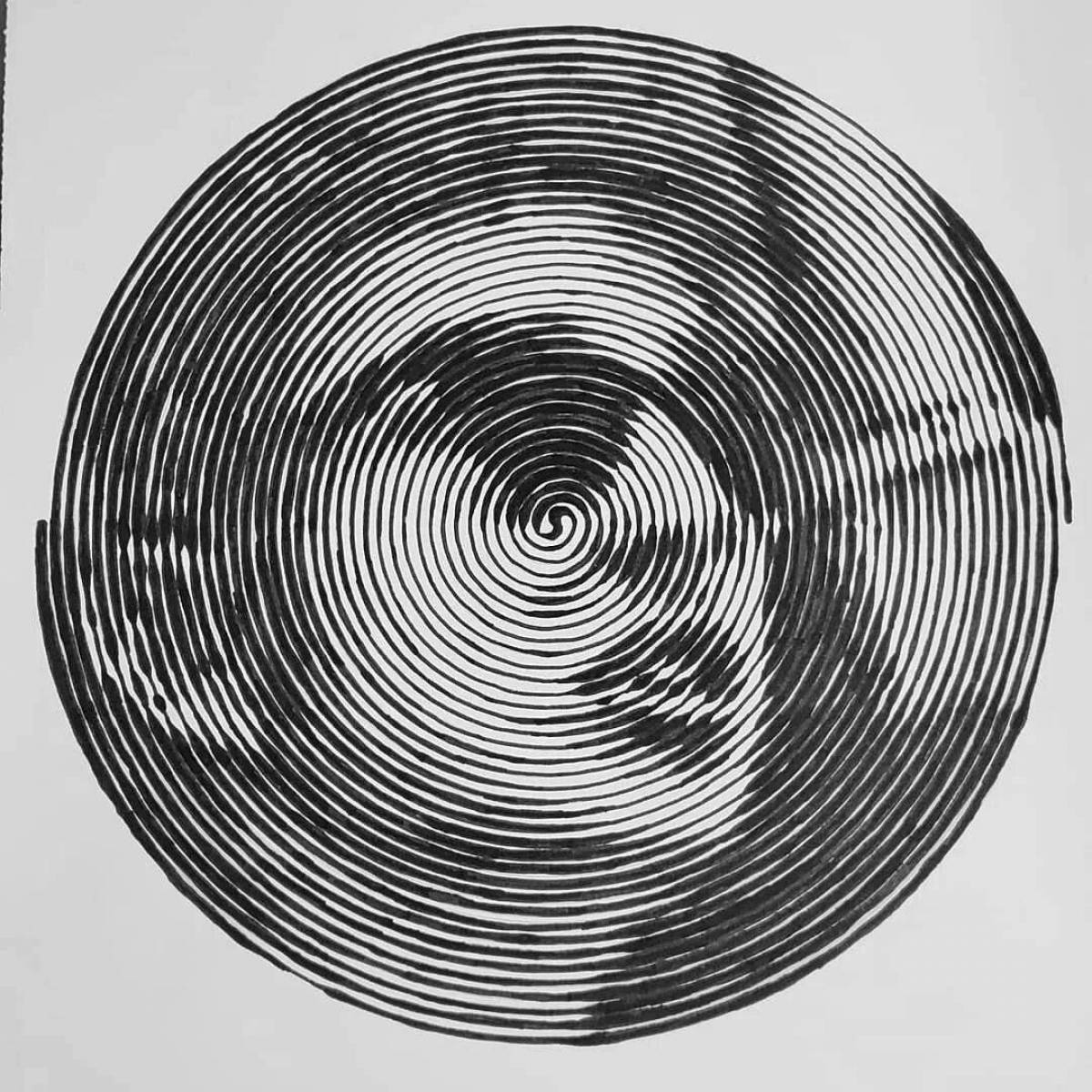 Раскраска с круглой спиралью
