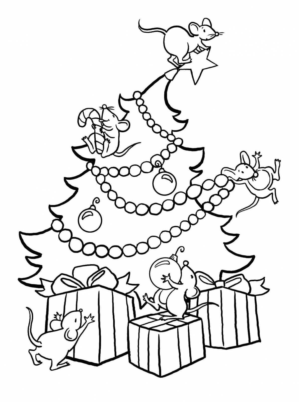 Украшенная рождественская елка с подарками