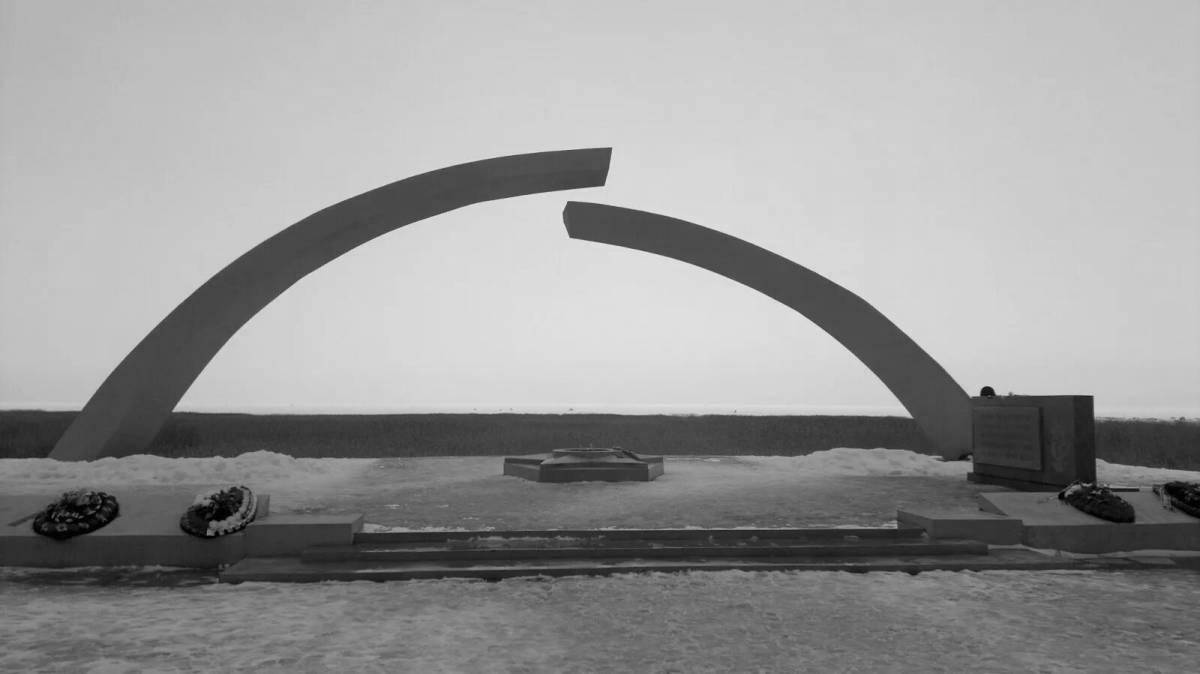 Живая страница раскраски сломанного кольца для детей