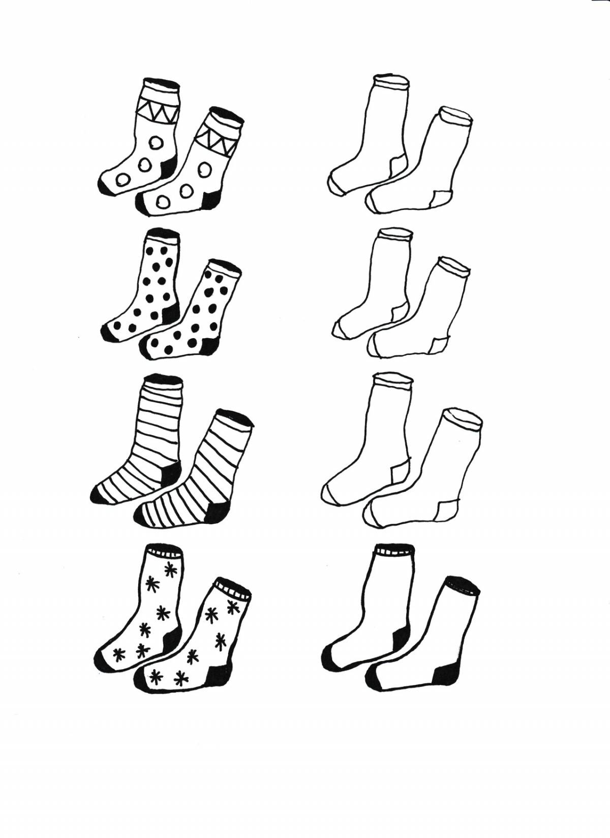 Красочные привлекательные носки раскраска для детей