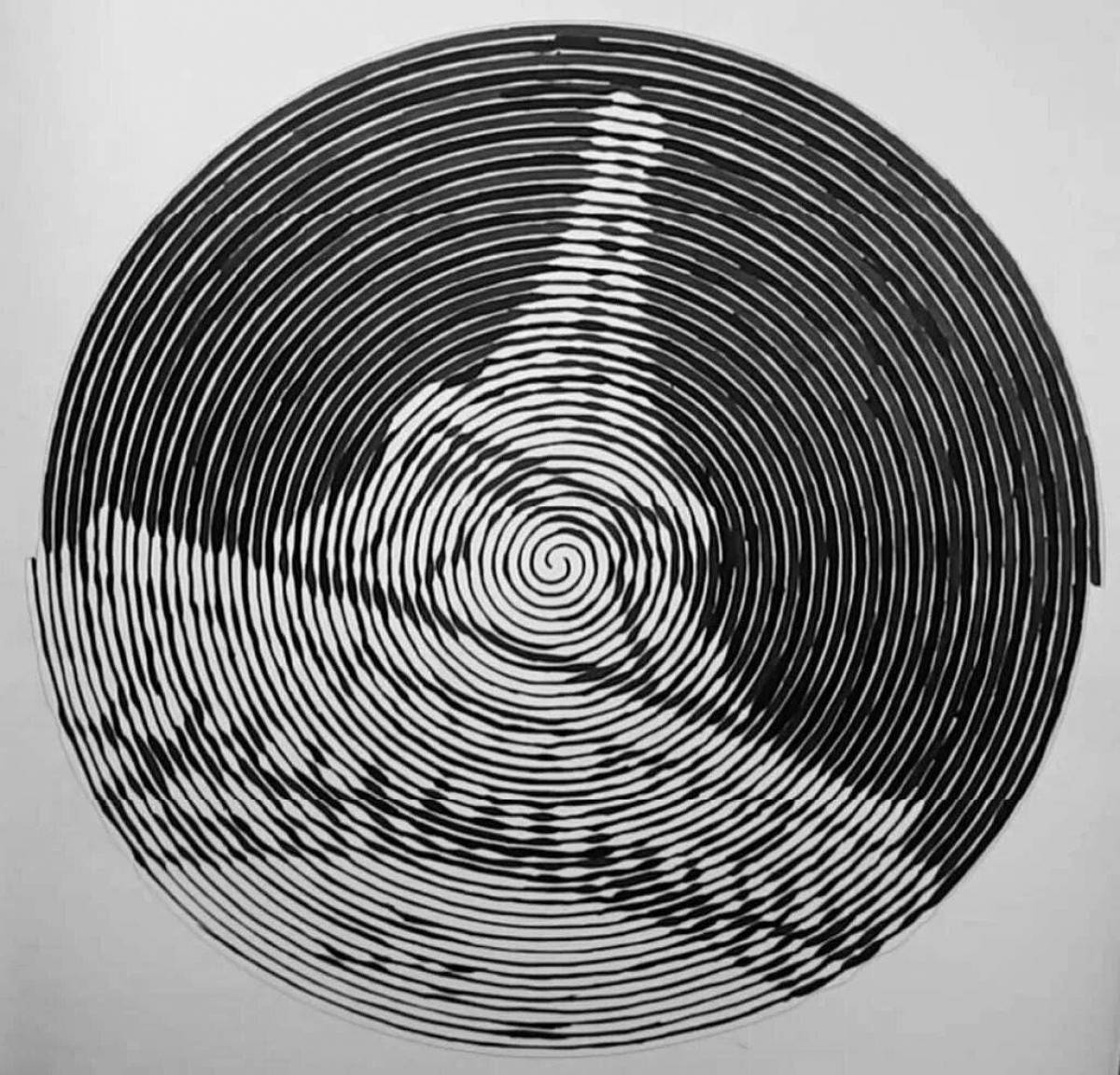 Потрясающее создание спиральной раскраски