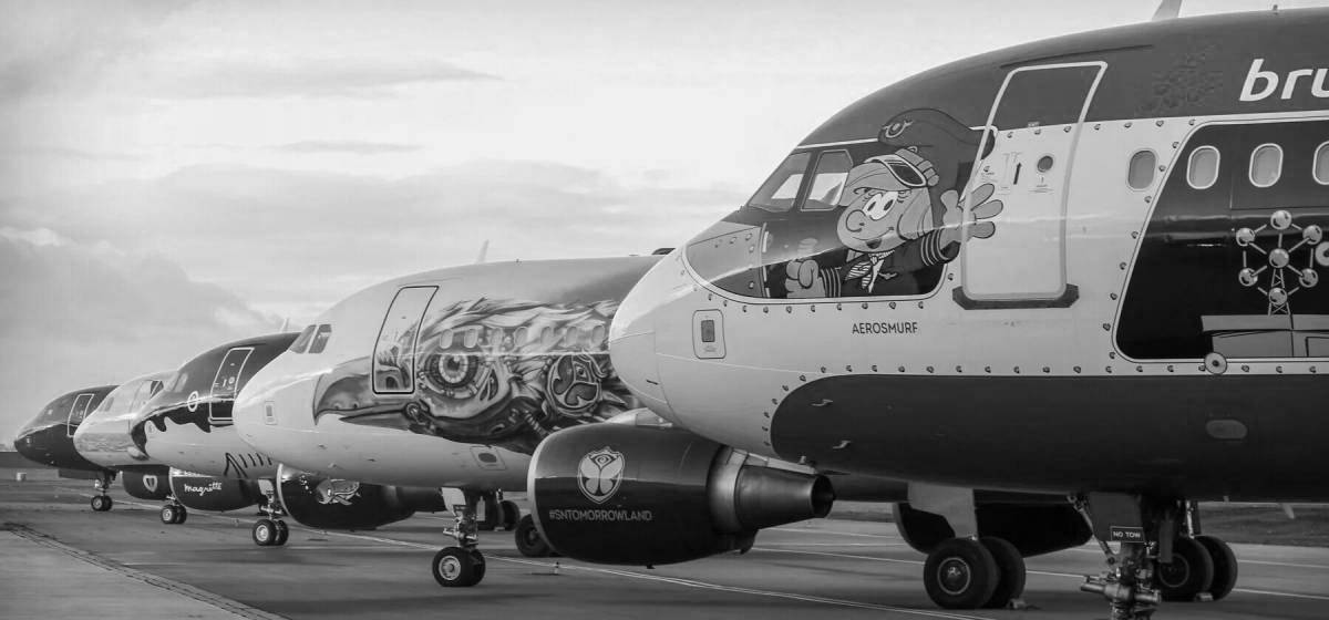 Glitter planes of Russian airlines coloring book