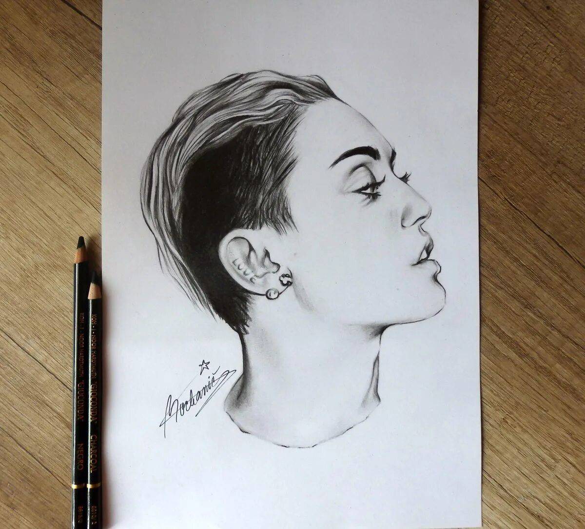 Miley Cyrus live coloring