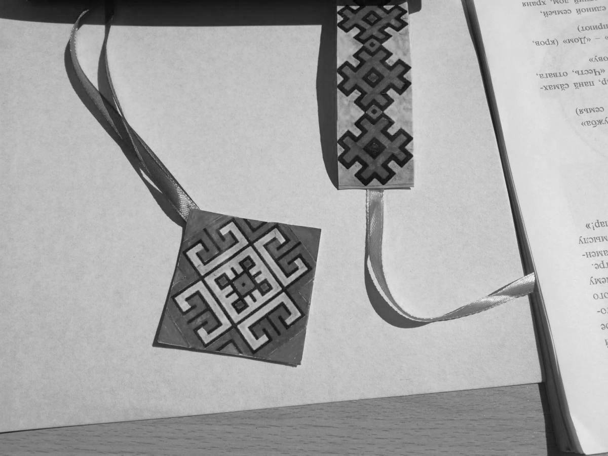 Intricate Chuvash patterns and ornaments for children