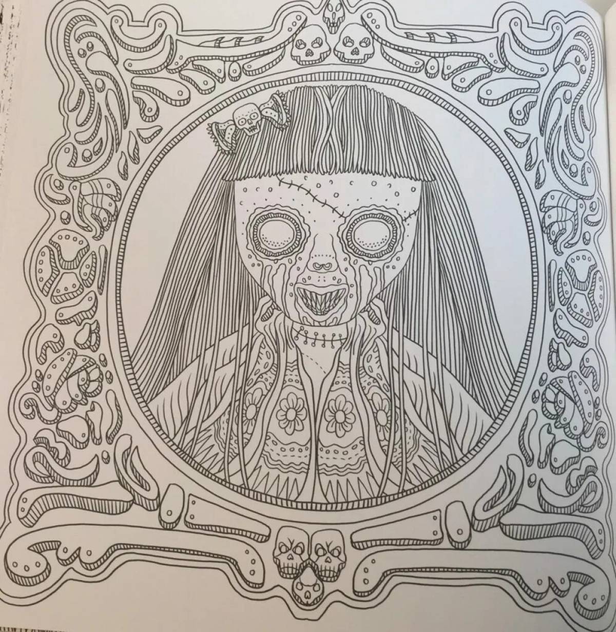 Disgusting and disgusting horror coloring book