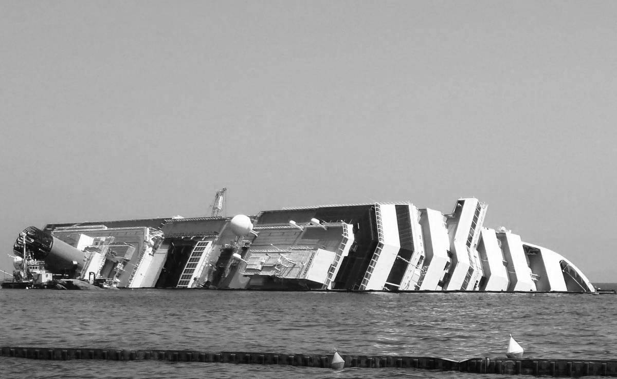 Costa concordia amazing coloring book