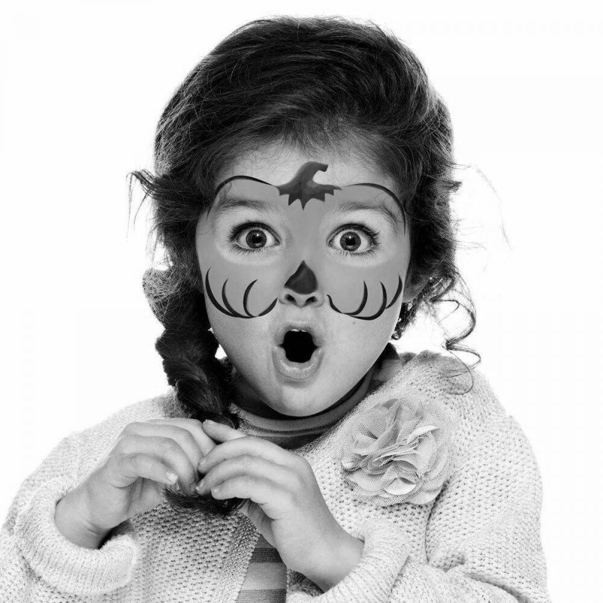 Grinning face coloring page