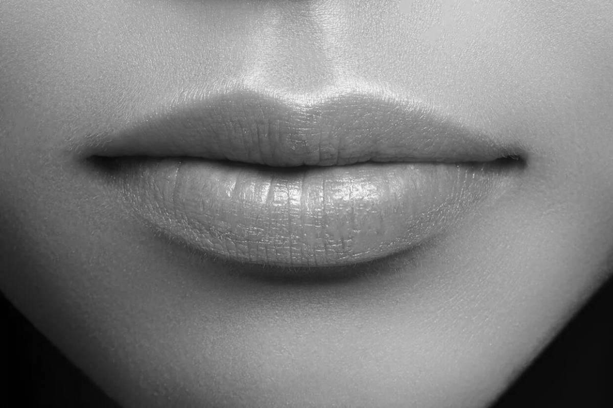 Раскраска глянцевые манящие губы