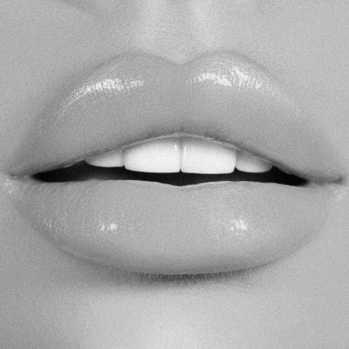 Раскраска глянцевые идеальные губы