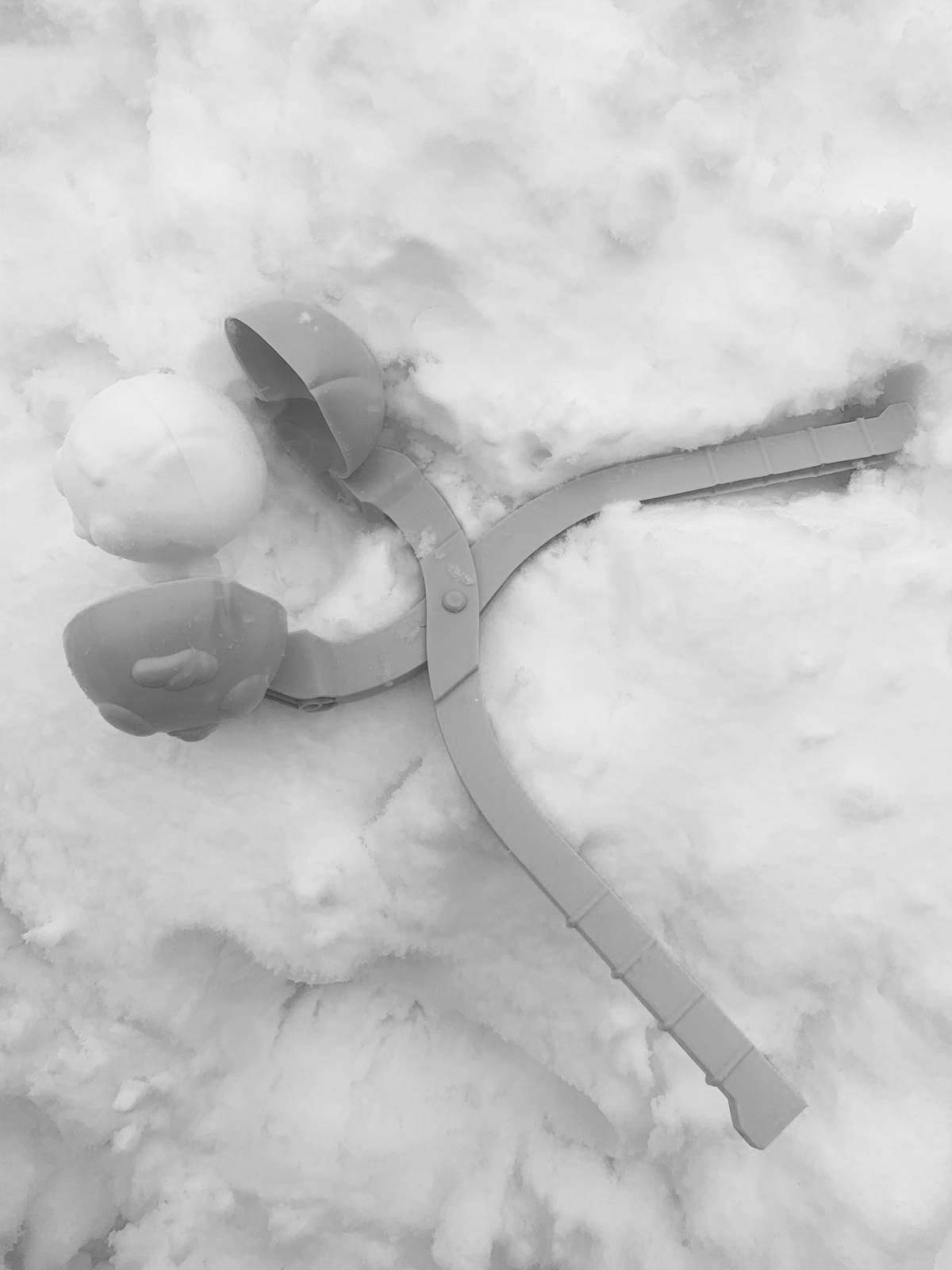 Charming snowball coloring book