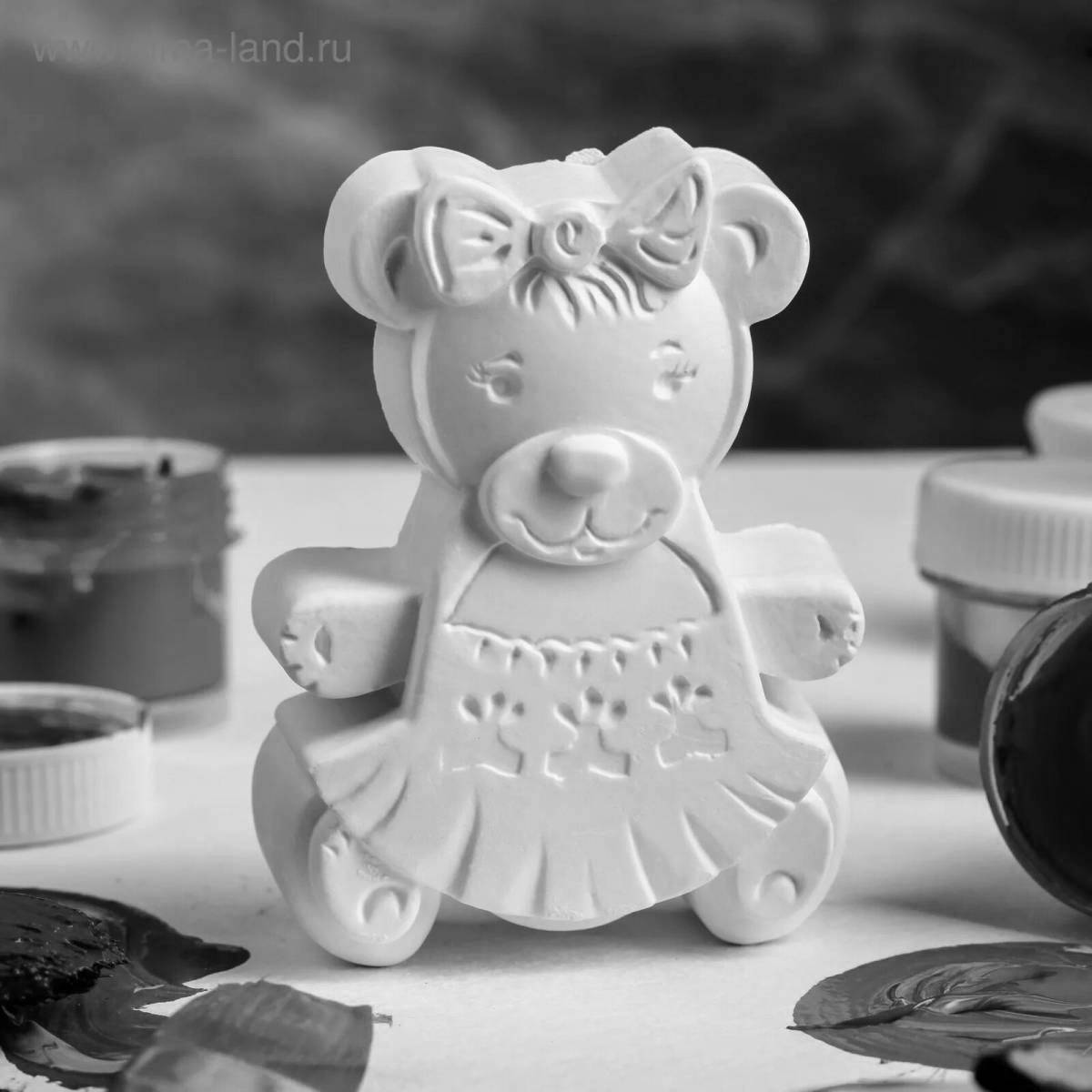 Coloring glossy plaster figurines