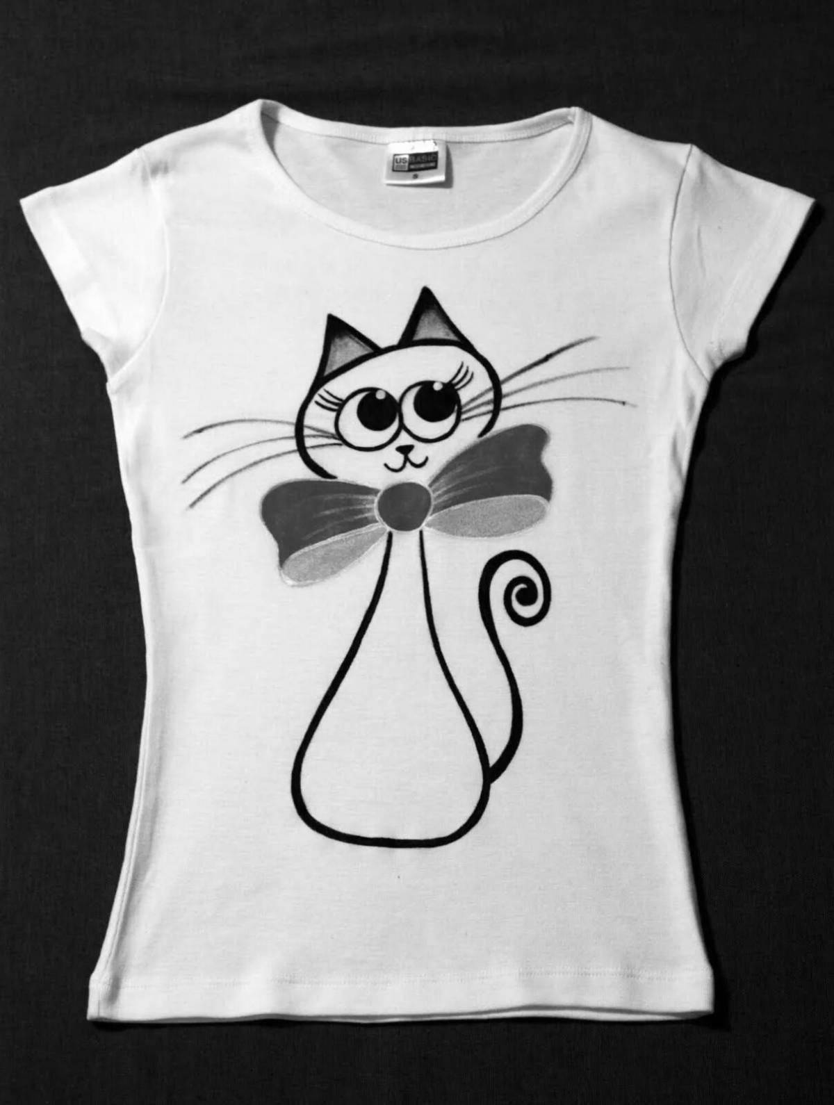 Раскраска анимированная футболка с котенком