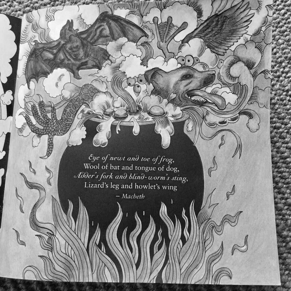 Photo A colorful escape into the world of Shakespeare