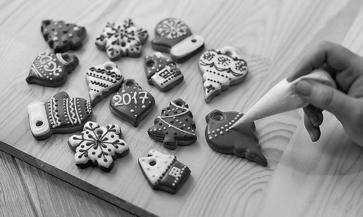 Coloring page festive gingerbread icing