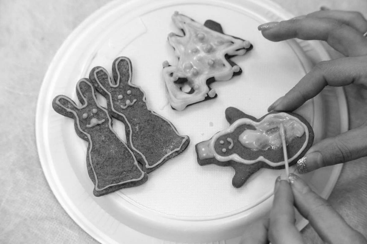 Gorgeous Gingerbread Glaze Coloring Page