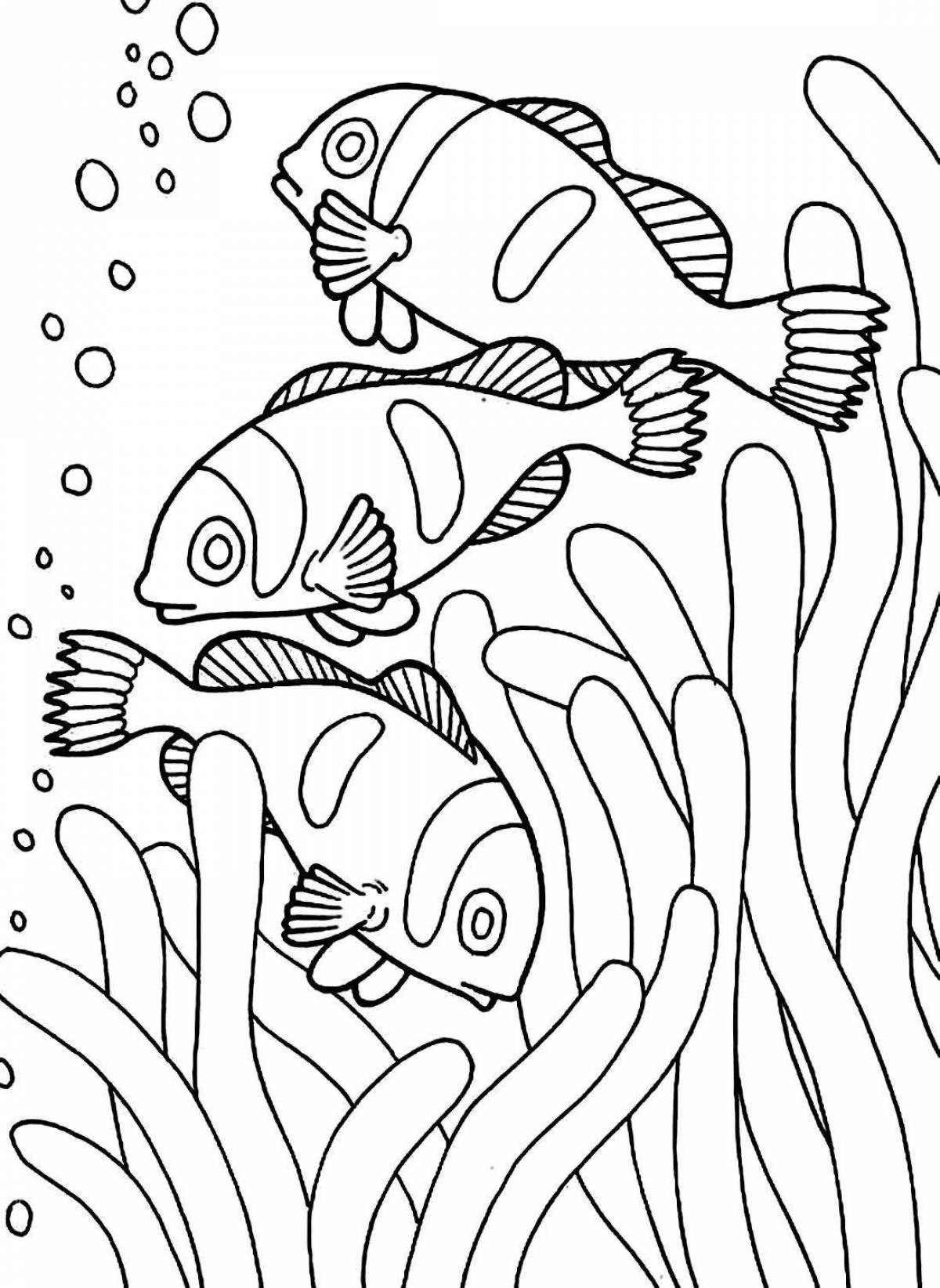 Раскраска удивительная рыба с водорослями