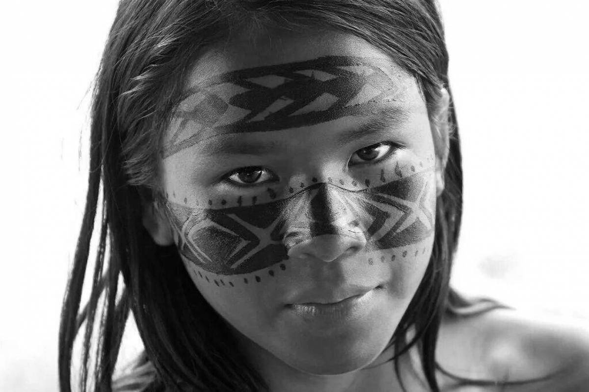 Ослепительные раскраски индейцев на лицах