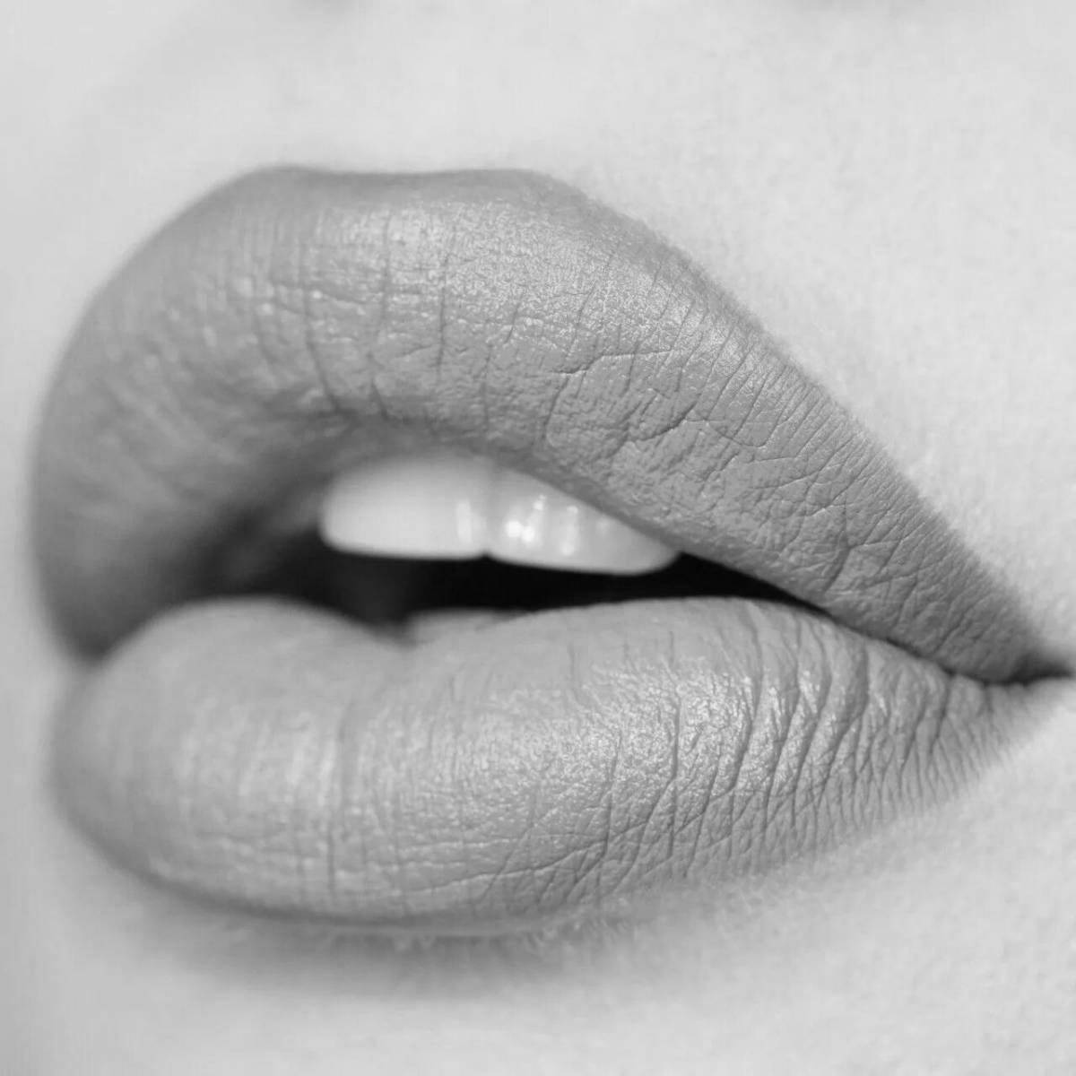 Seductive coloring lips without lipstick