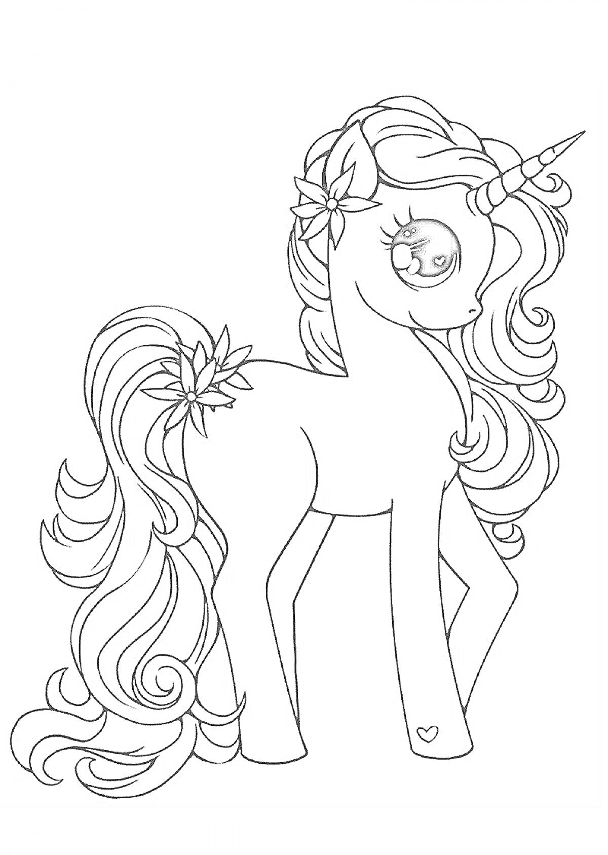 Раскраска Единорог с длинными волнистыми волосами и цветами