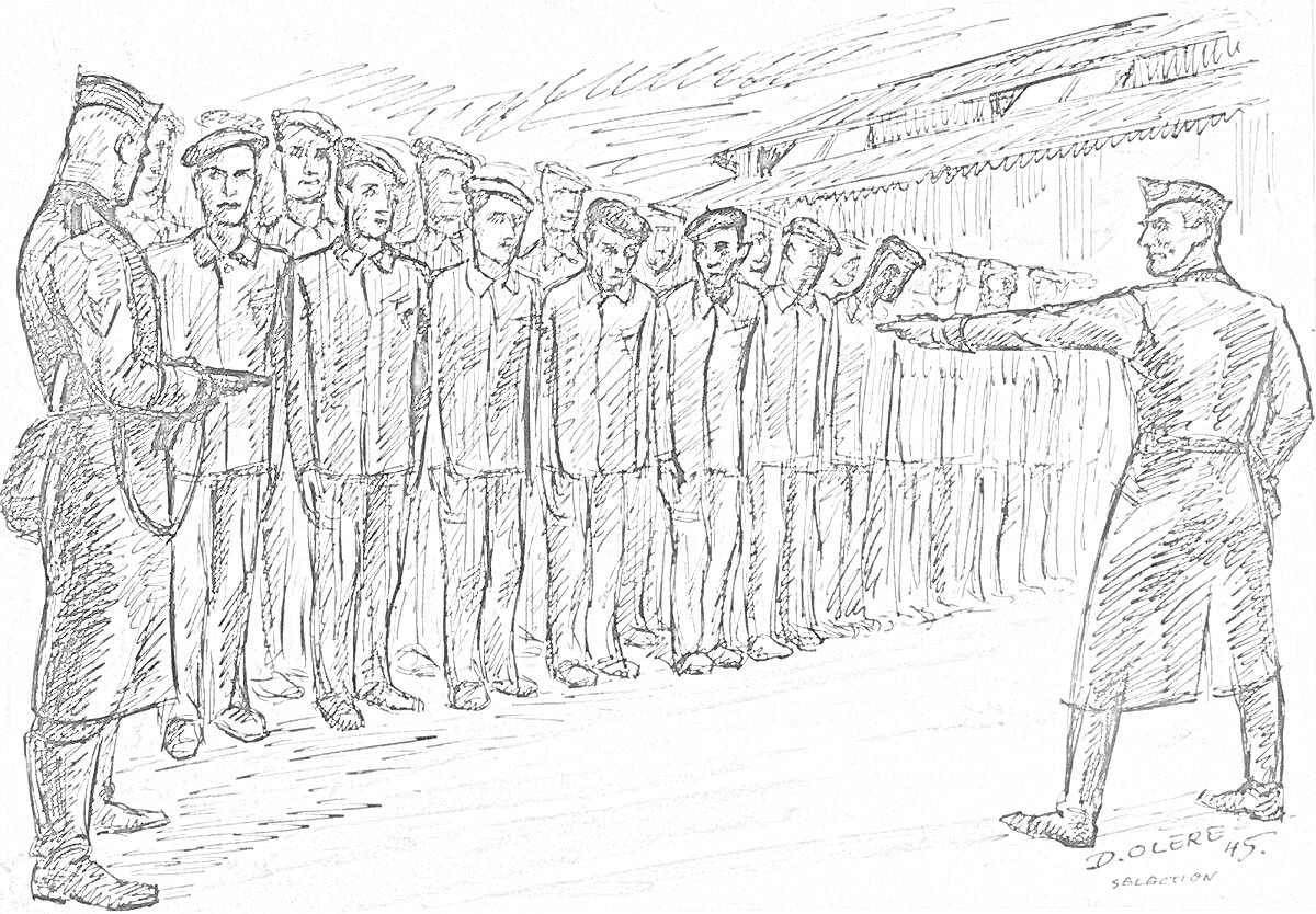 Группа заключенных в лагерной форме стоит в строю перед двумя вооруженными солдатами, один из которых держит пистолет и направляет его на одного из заключенных.
