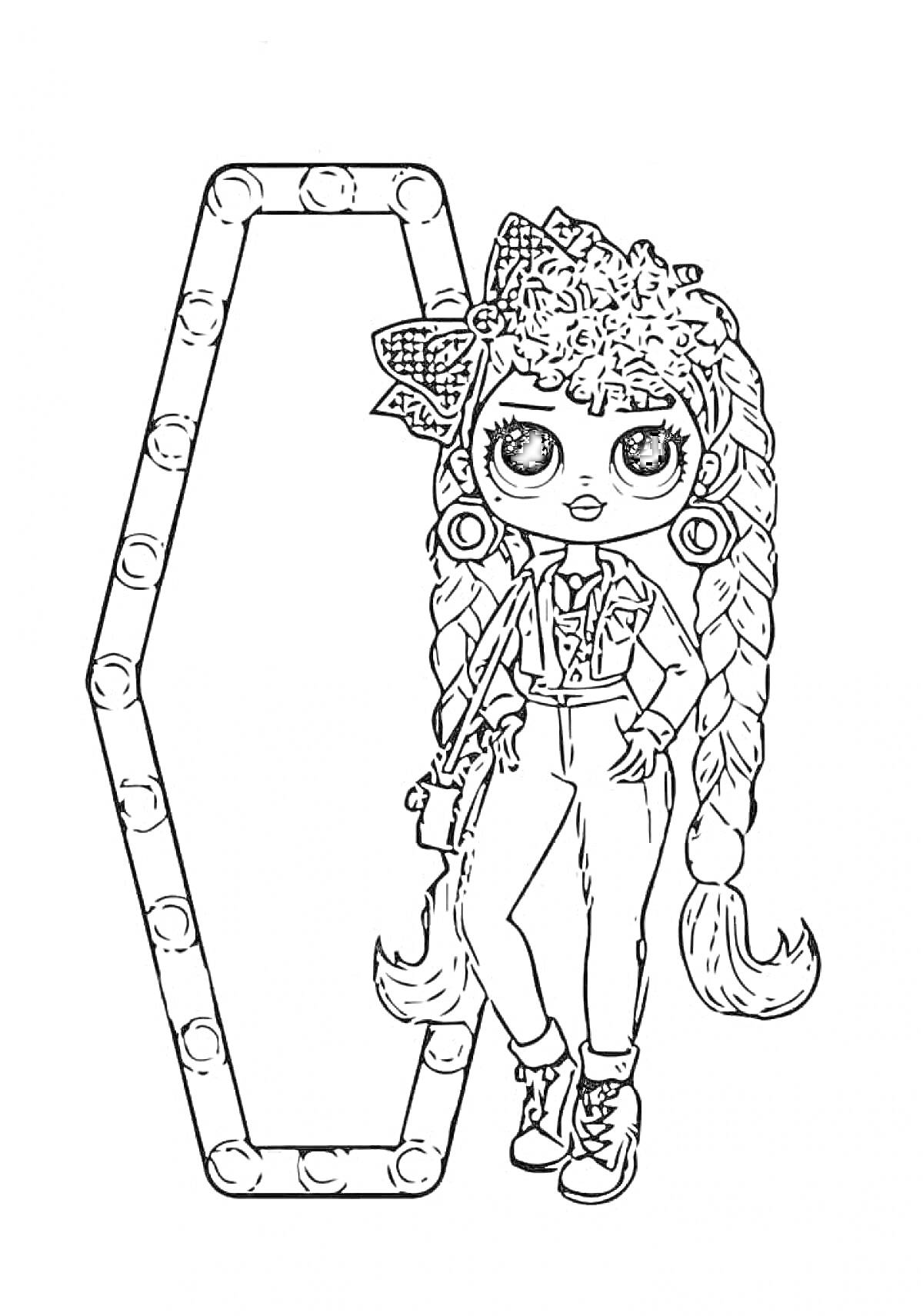 Раскраска кукла LOL OMG с двухслойными косами и большим бантом на голове, позирующая перед зеркалом с лампочками, одета в джинсовый комбинезон, блузку с длинным рукавом и ботинки