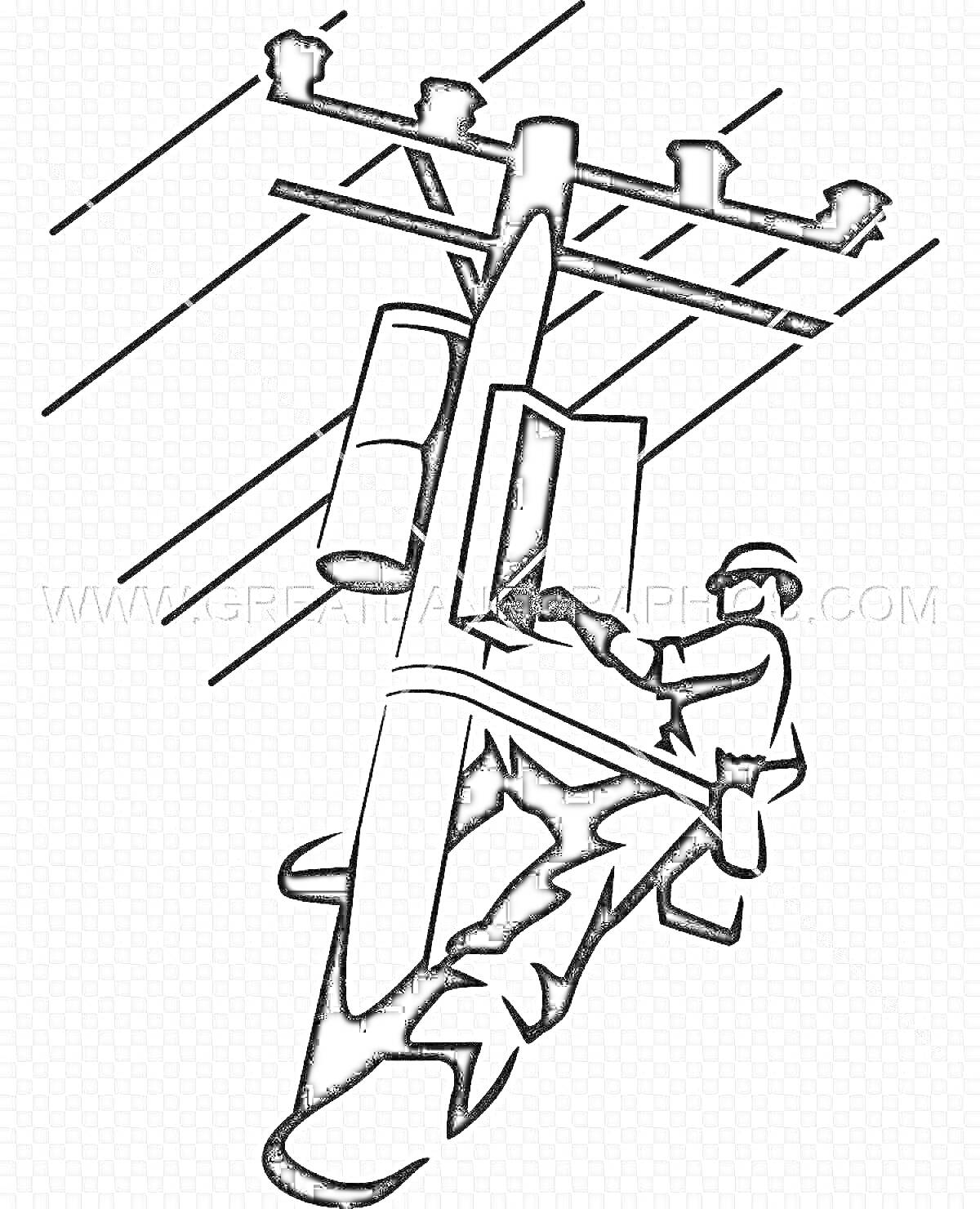 Электрик на столбе, фиксирующий оборудование
