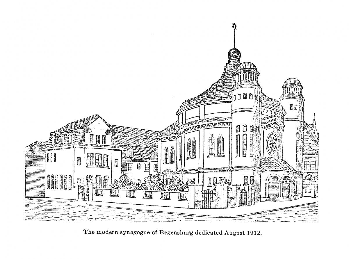 Раскраска Современная синагога Дегендорфа, посвященная августу 1912 года. На изображении изображены основные здания синагоги, включая купола, башни, центральный главный вход и прилегающие постройки.