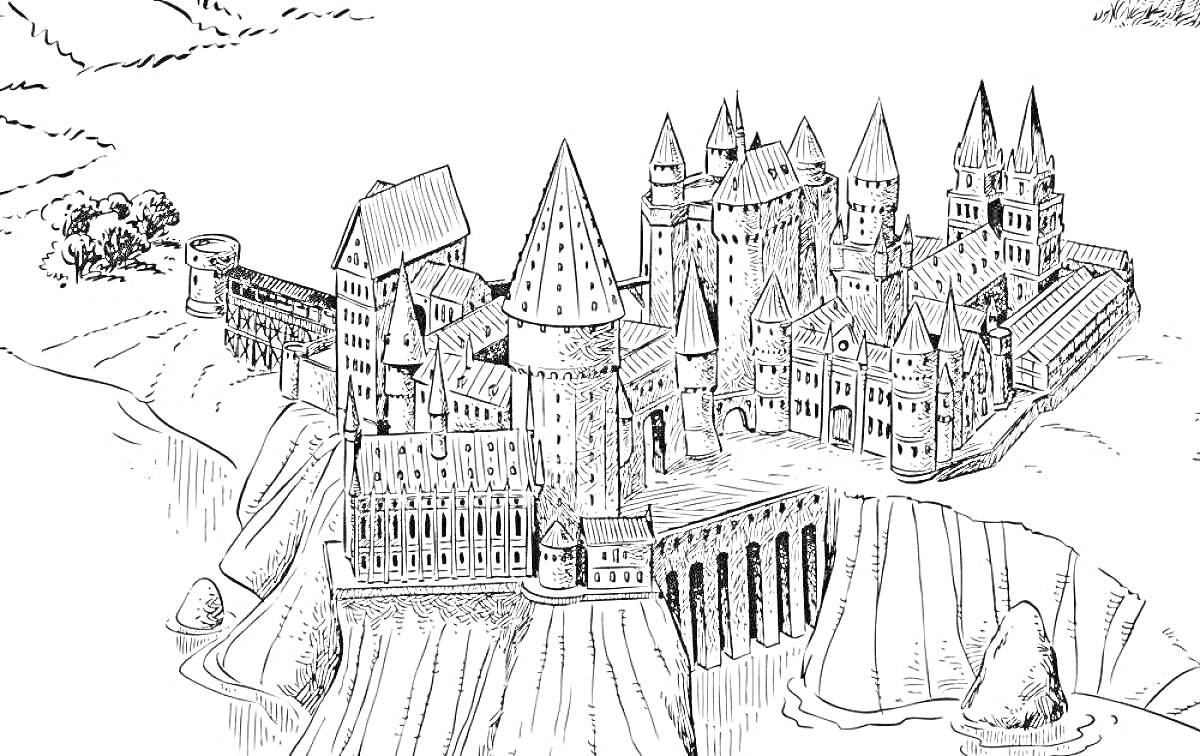Раскраска Хогвартсский замок с башнями, арками и соединительными мостами, на фоне гор и деревьев