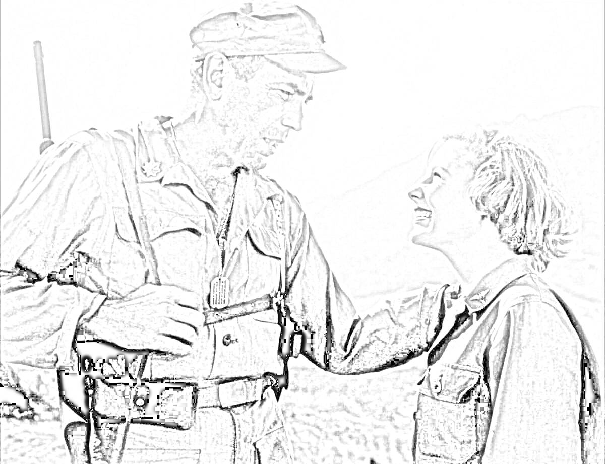 Раскраска Сцена из фильма с двумя персонажами, мужчина в военной форме с оружием, женщина в военной форме, гористый пейзаж на фоне