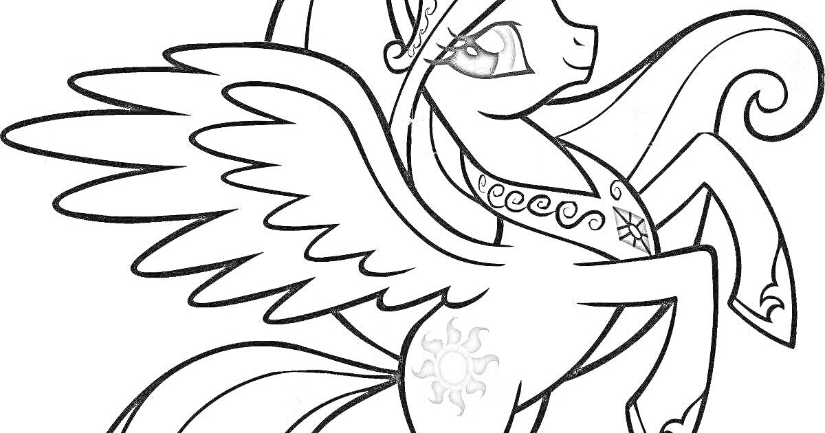 Раскраска Принцесса Селестия с короной, ожерельем и крыльями, с отметиной солнца на бедре, гордо стоит на задних лапах