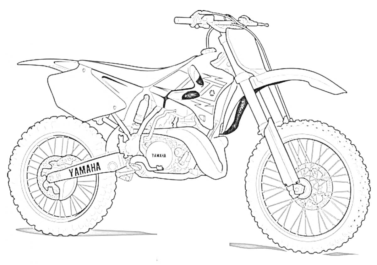 Раскраска Кроссовый мотоцикл Yamaha с деталями двигателя, колесами с протекторами, ручками и сиденьем.
