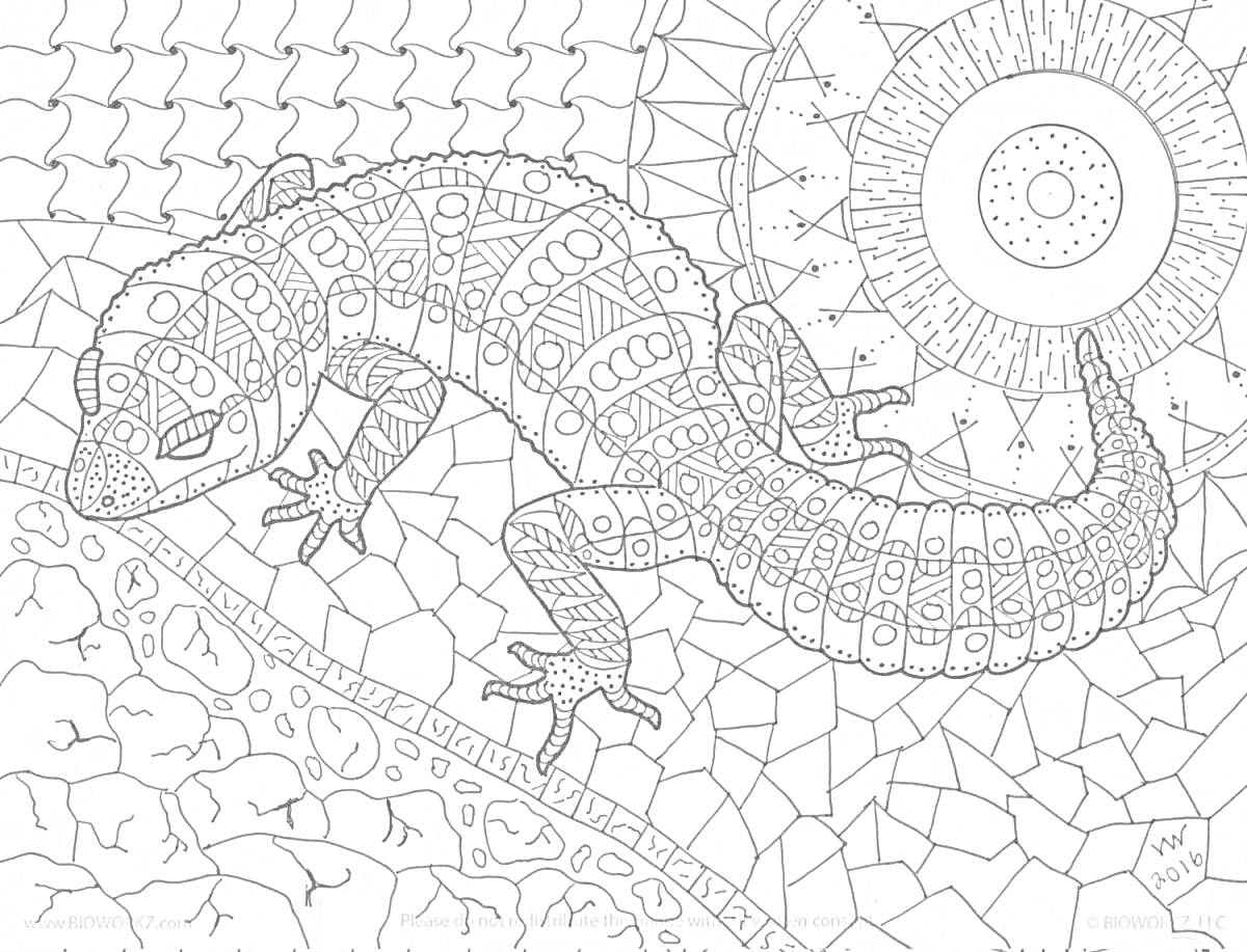 Раскраска Линия ящерицы с орнаментами, окруженная мозаикой и геометрическим рисунком сн солнцем