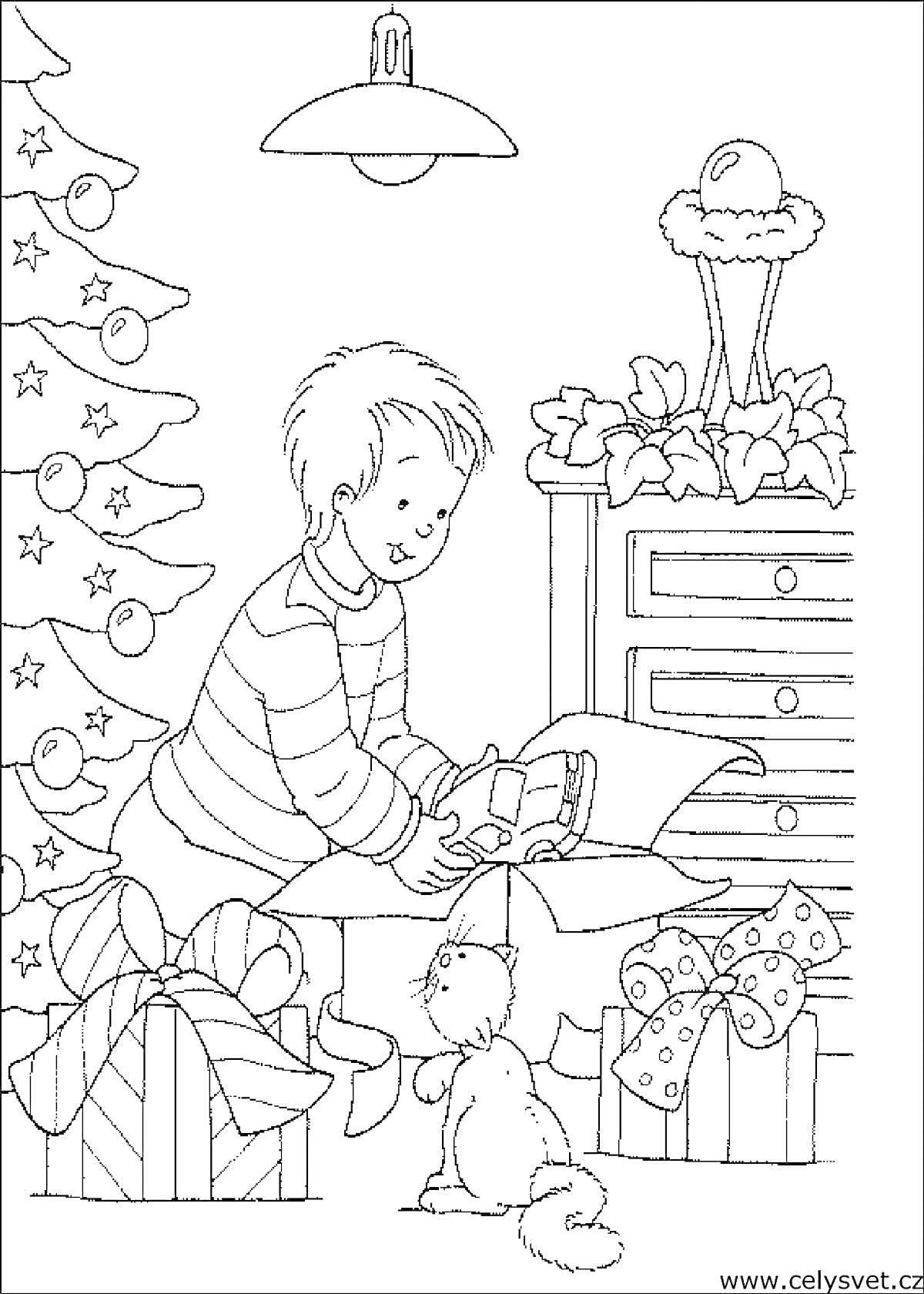 Раскраска Мальчик с подарками у рождественской ёлки в окружении подарков и котёнка