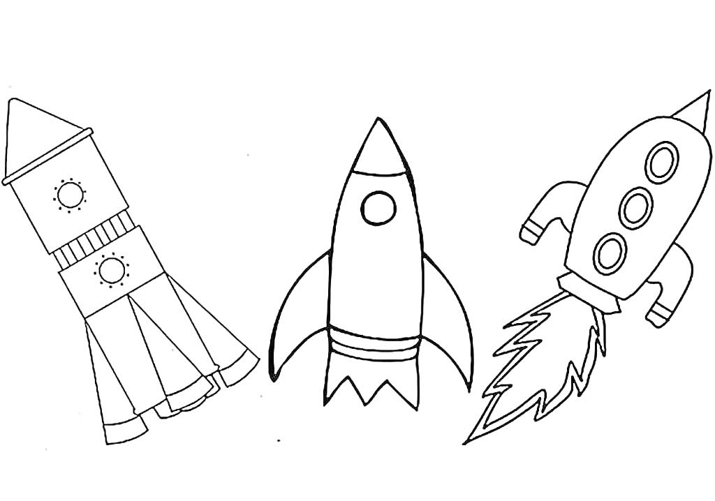 Три ракеты, две с иллюминаторами и одна с декором в виде кругов и полос, с пусковыми соплами