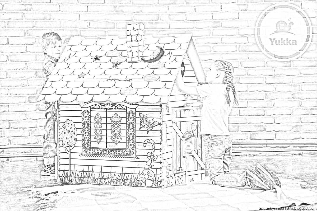 Раскраска Дети раскрашивают большой картонный дом около кирпичной стены.