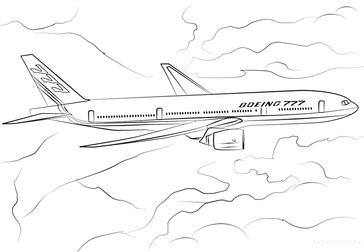 Самолет Boeing 777 в небе с облаками