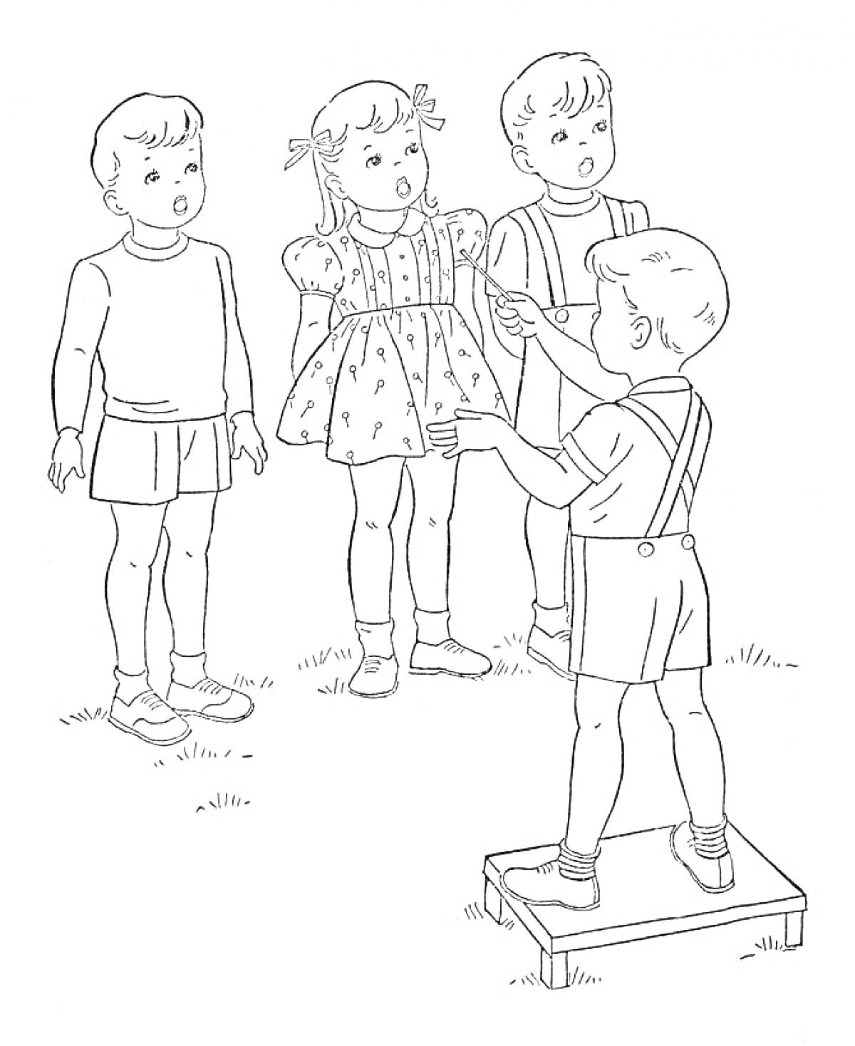 Дети играют в подвижные игры на свежем воздухе, один ребёнок стоит на скамейке и показывает остальным, что делать