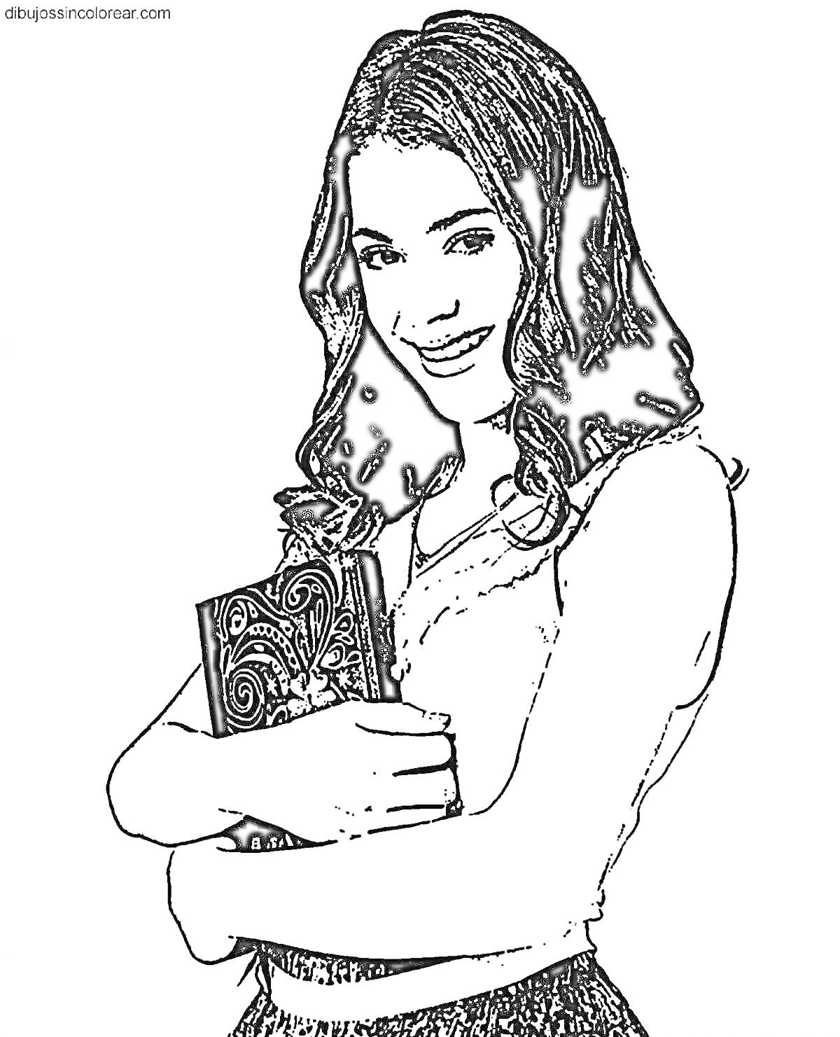 Раскраска девушка с длинными волосами, держащая блокнот с декоративной обложкой