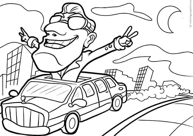 Человек в лимузине с поднятыми руками на фоне городских зданий и луны