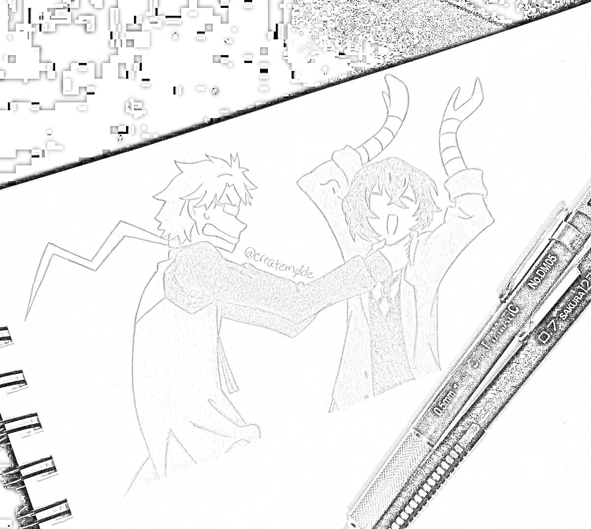 Раскраска Два персонажа из аниме, один персонаж с короткими взъерошенными волосами держит за шею другого персонажа с волосами средней длины и изогнутыми руками. На переднем плане лежат две ручки.