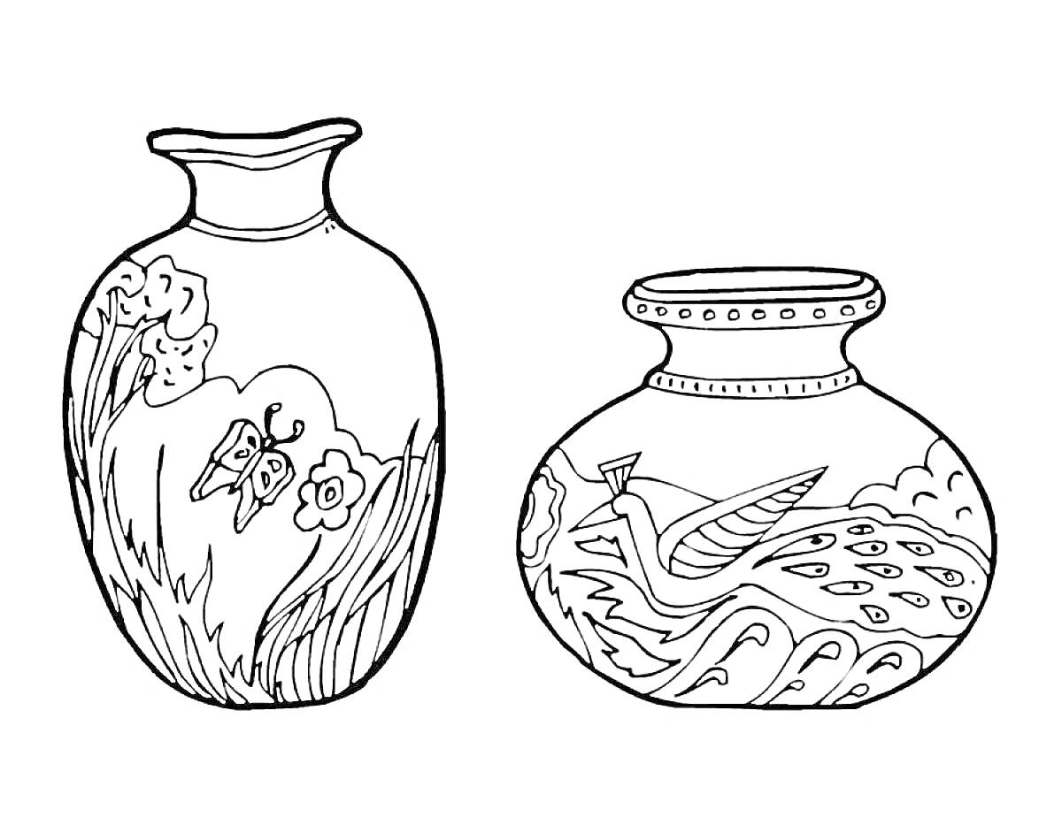 Раскраска Две вазы с рисунком бабочек, цветов и птицы