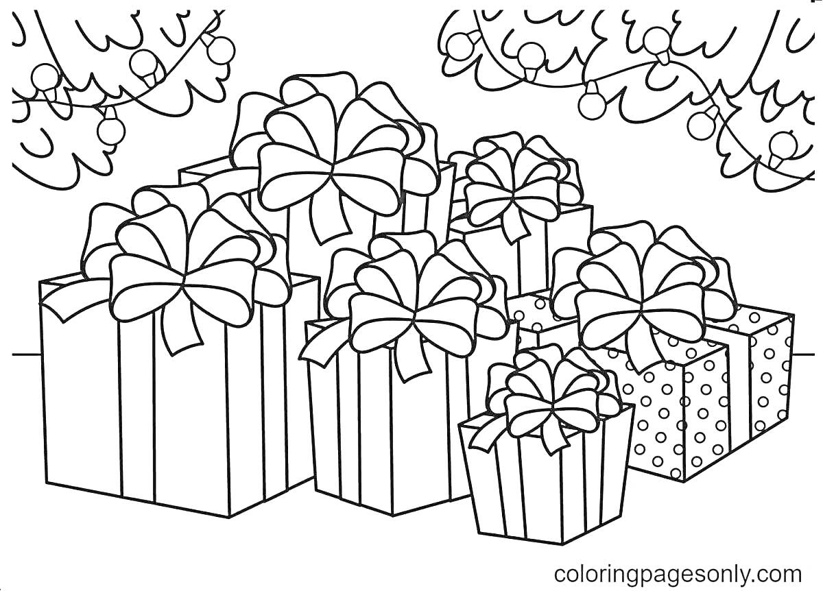 Раскраска Подарки под новогодней елкой с бантиками и гирляндами