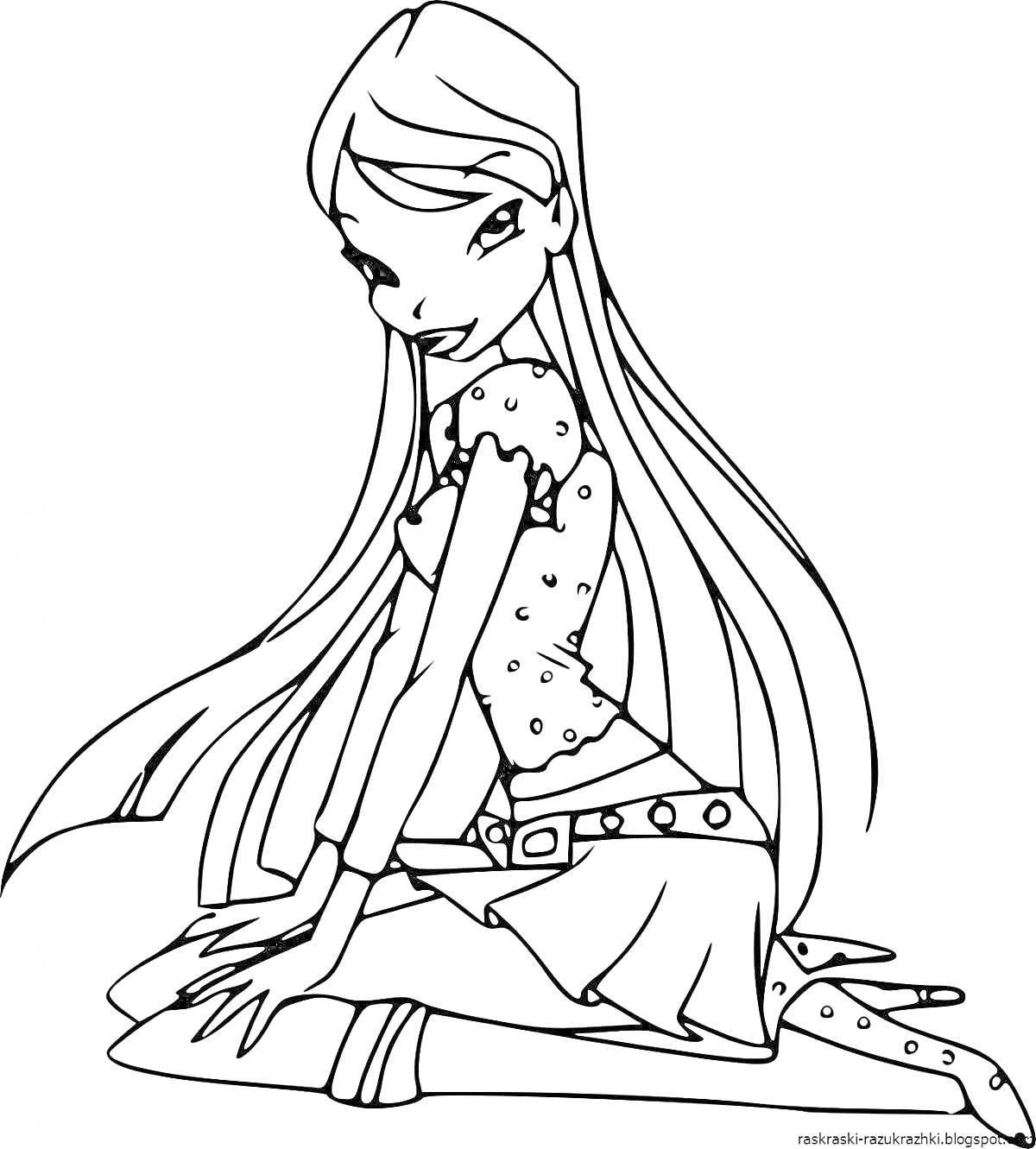 Девушка с длинными волосами, сидящая на коленях, в топе и юбке, держащая плюшевую игрушку