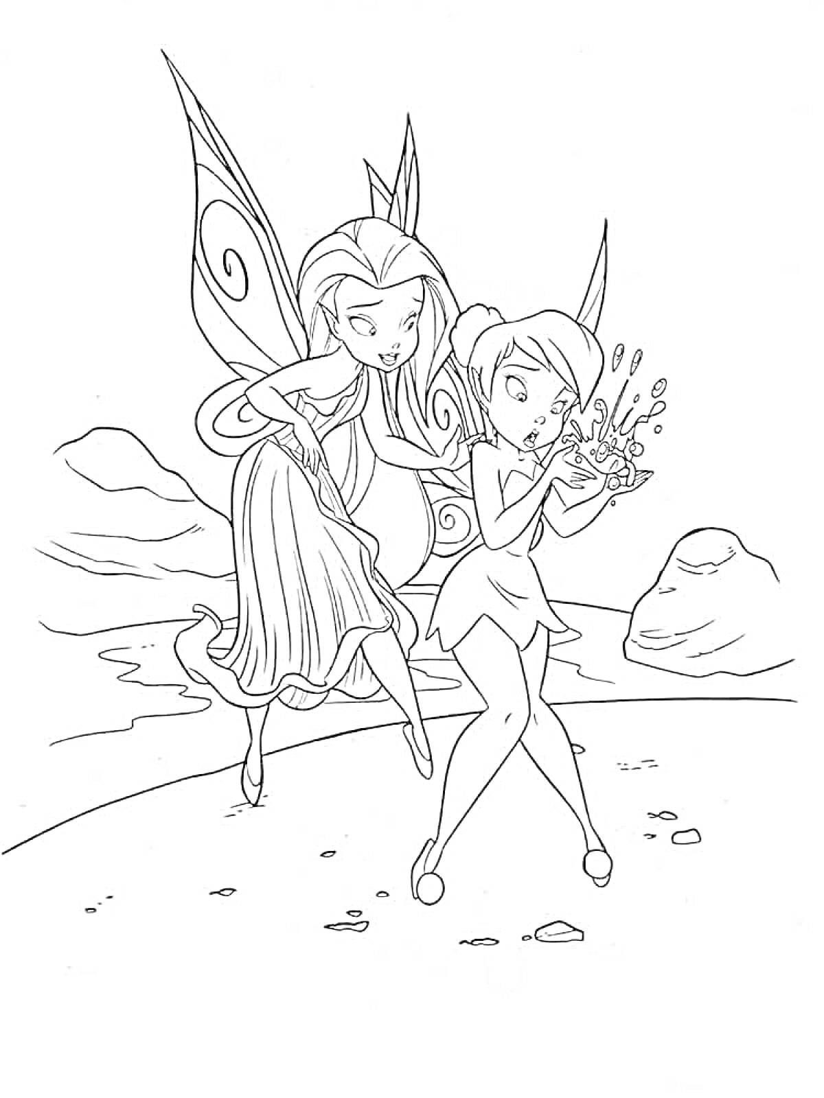 Раскраска Две феи Динь-Динь с магией на фоне природы, одна фея держит цветы, а другая стоит рядом