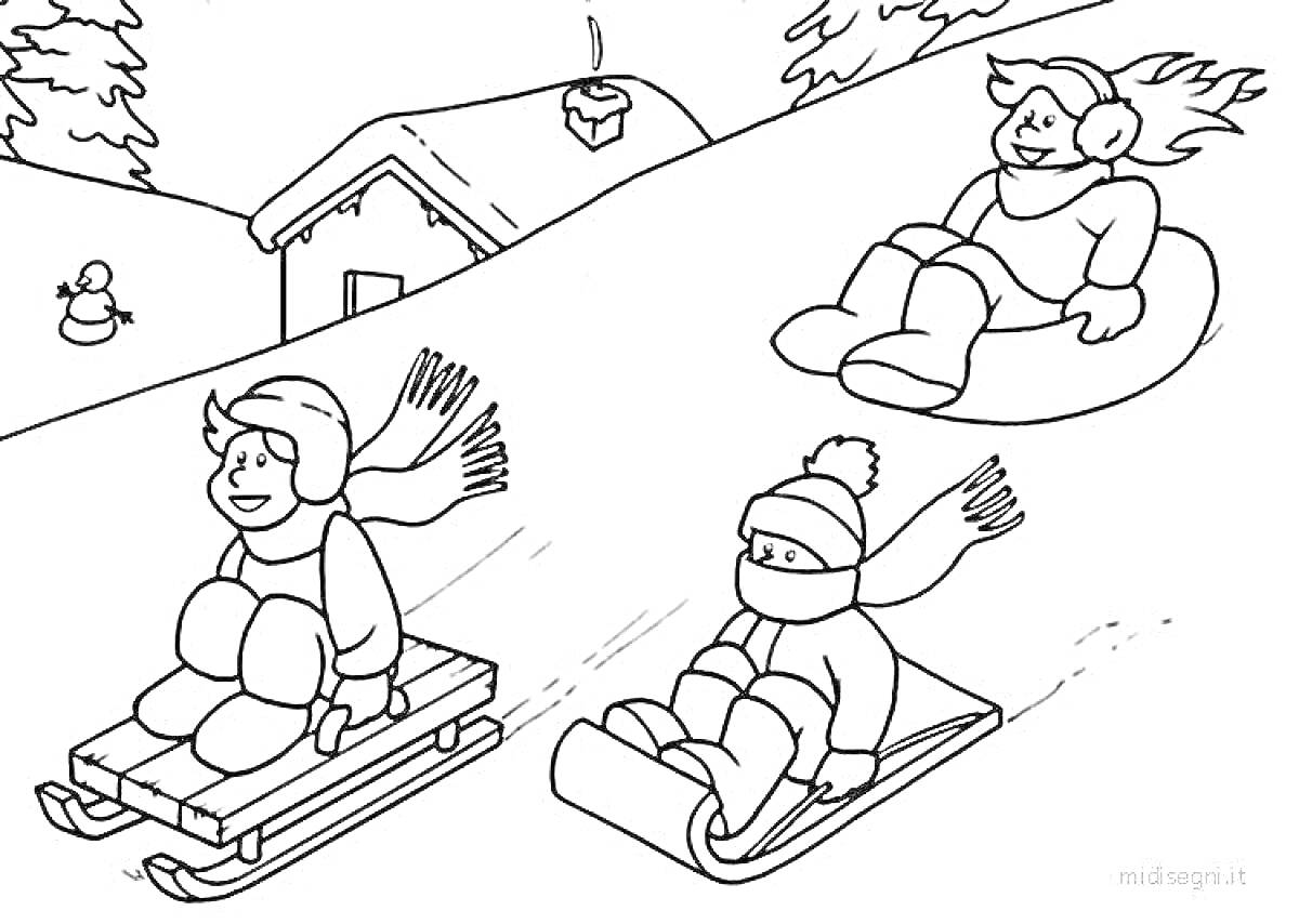 Дети катаются на санках с холма, домик с трубой и снеговиком на заднем плане